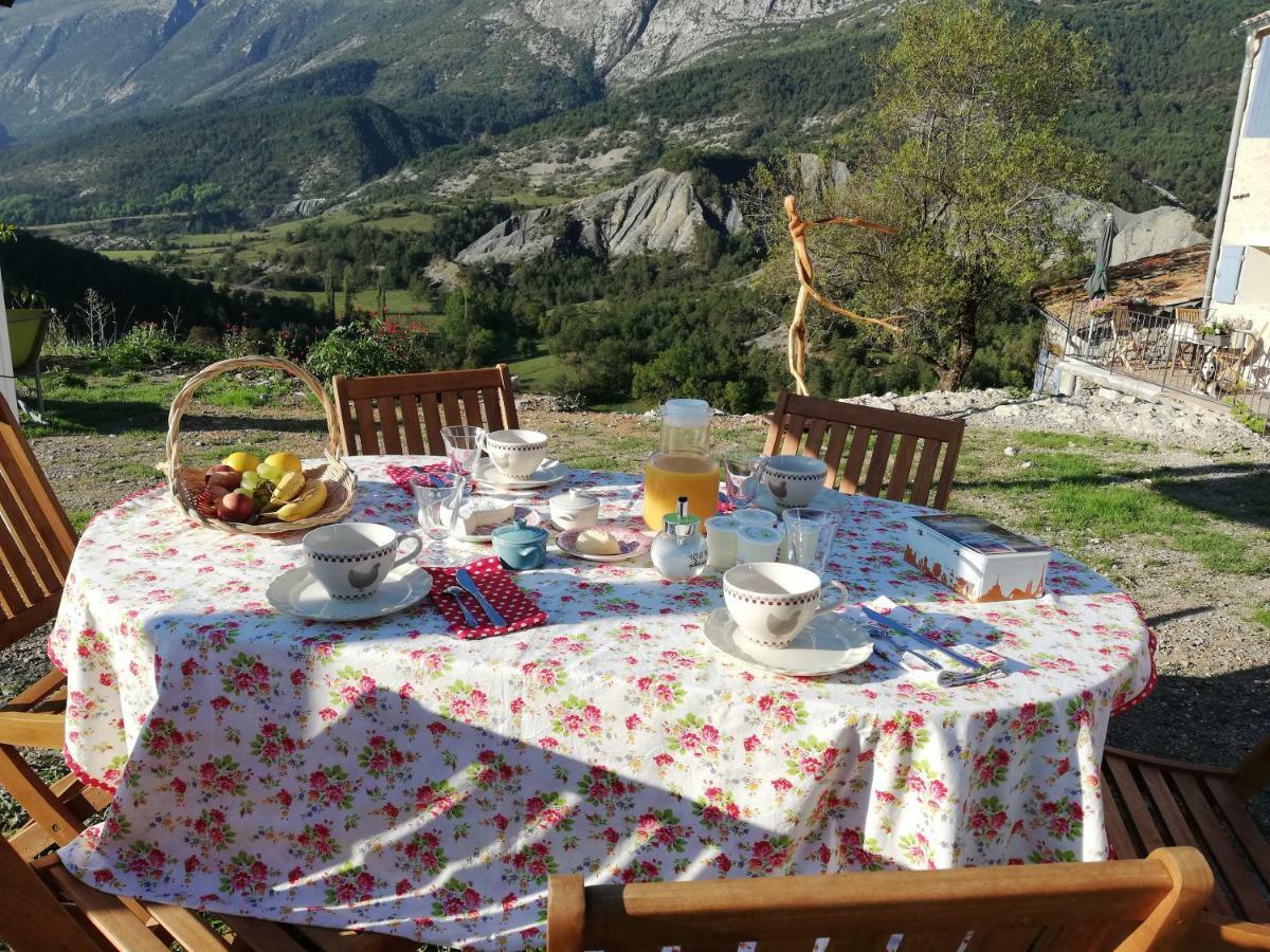 Gaïa, maison d'hôtes Verdon, vue féerique Blieux Esterno foto